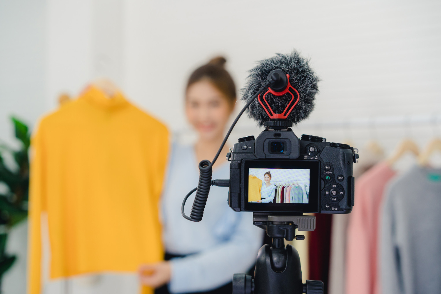 How to Use Video Marketing to Sell Your Brand to Users Online